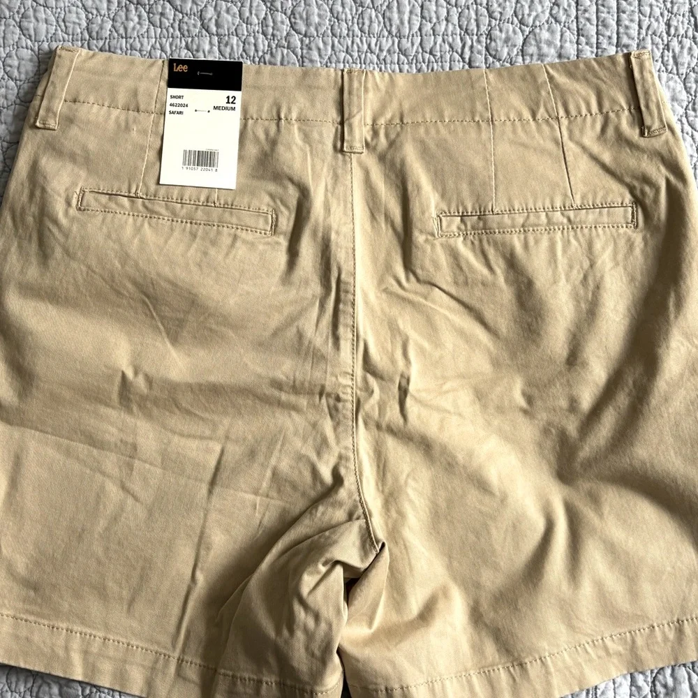 NWT khaki shorts - Picture 4 of 6